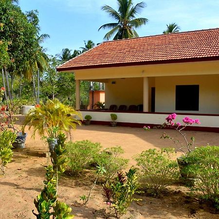 Yaswi Guest House Passikudah 외부 사진